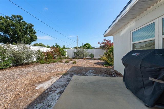 8879 111TH STREET, Seminole, FL 33772