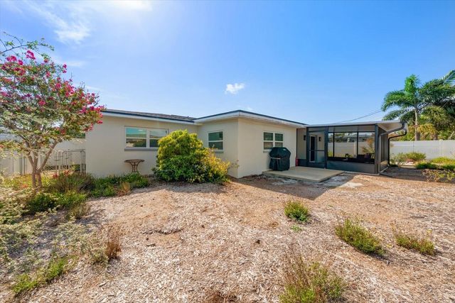 8879 111TH STREET, Seminole, FL 33772
