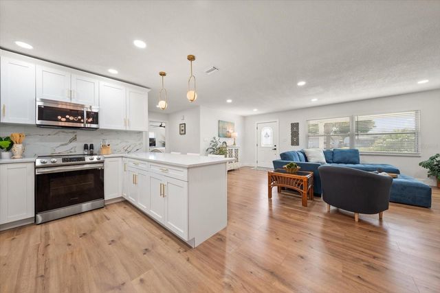 8879 111TH STREET, Seminole, FL 33772