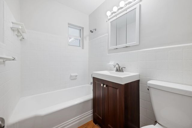 2113 NE 29th Ct, Fort Lauderdale, FL 33306