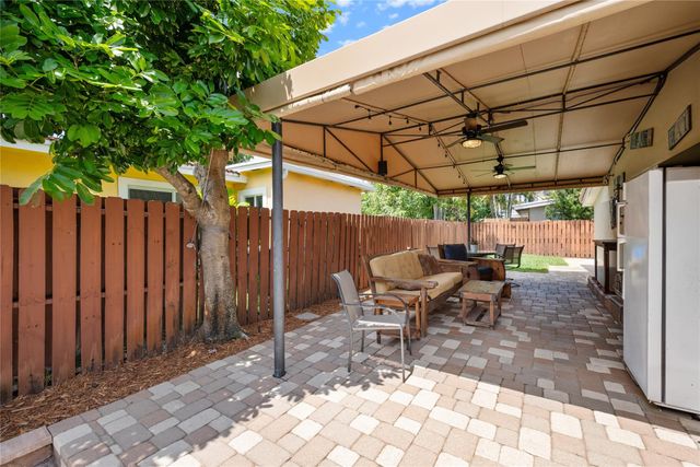 2113 NE 29th Ct, Fort Lauderdale, FL 33306