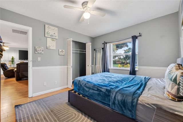 5511 BARNSTEAD CIR, Green Acres, FL 33463