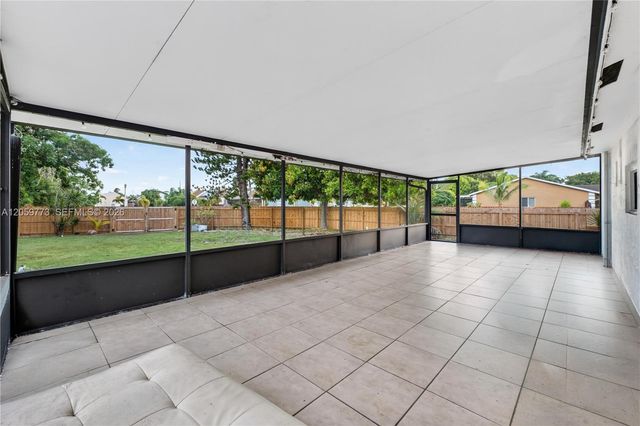 5511 BARNSTEAD CIR, Green Acres, FL 33463