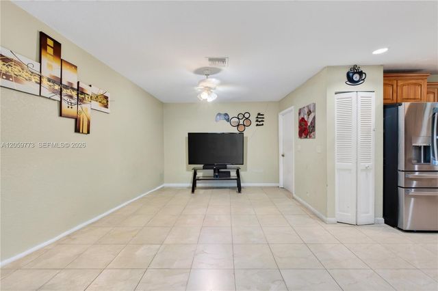 5511 BARNSTEAD CIR, Green Acres, FL 33463