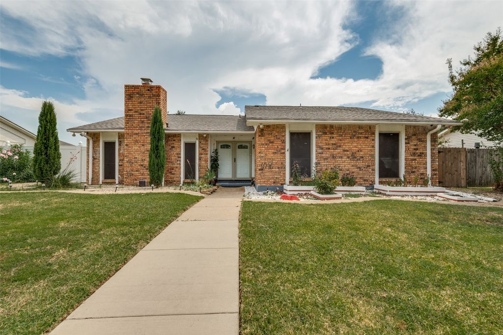 2109 Lewis Trail, Grand Prairie, TX 75052