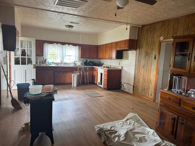 25 Burd Road, Russell Springs, KY 42642