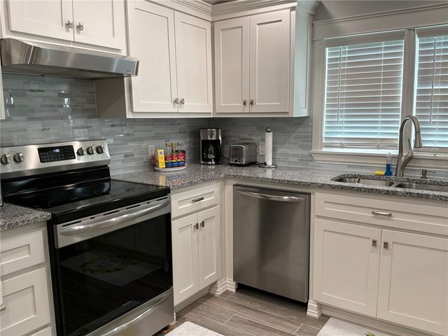 1221 Highland Avenue, Springdale, AR 72764