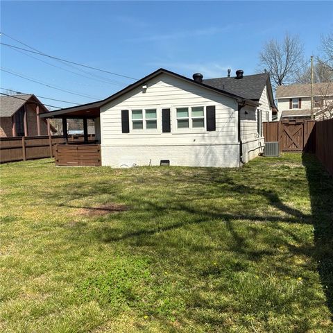 1221 Highland Avenue, Springdale, AR 72764