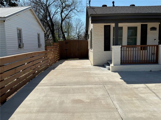 1221 Highland Avenue, Springdale, AR 72764