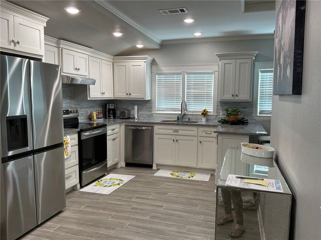 1221 Highland Avenue, Springdale, AR 72764