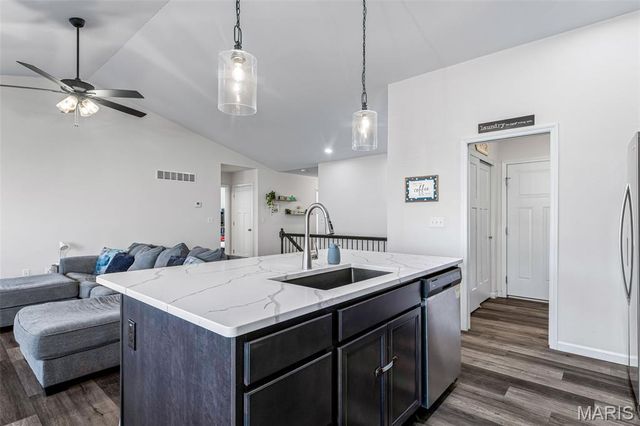 1018 Savanna Place Drive, Festus, MO 63028