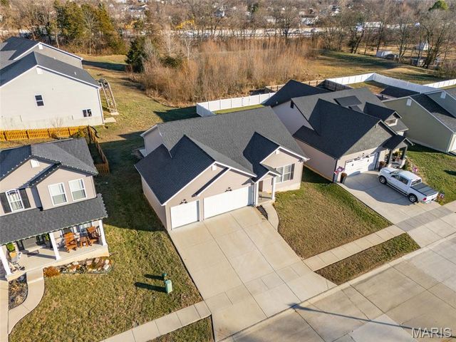 1018 Savanna Place Drive, Festus, MO 63028