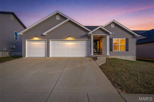 1018 Savanna Place Drive, Festus, MO 63028