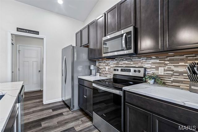 1018 Savanna Place Drive, Festus, MO 63028