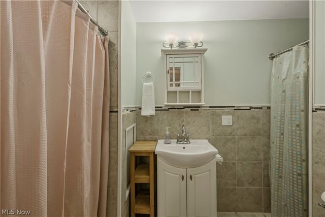 646 Palisades Drive, Akron, OH 44303