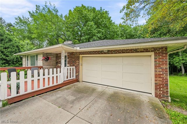 646 Palisades Drive, Akron, OH 44303