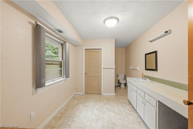 646 Palisades Drive, Akron, OH 44303