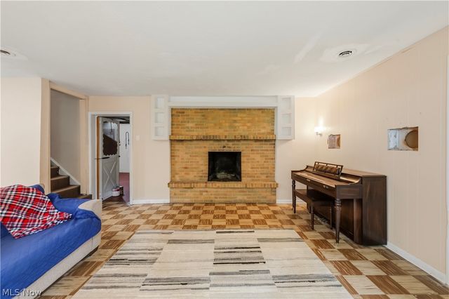 646 Palisades Drive, Akron, OH 44303