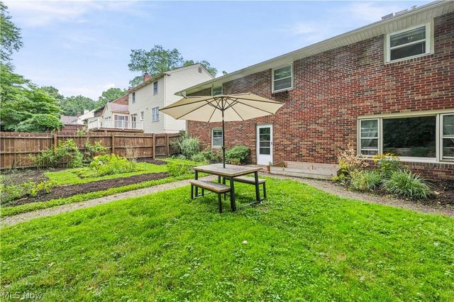 646 Palisades Drive, Akron, OH 44303
