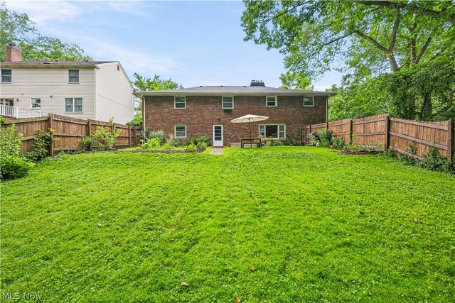 646 Palisades Drive, Akron, OH 44303