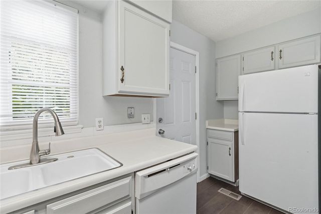 1653 S Blackhawk Way B, Aurora, CO 80012