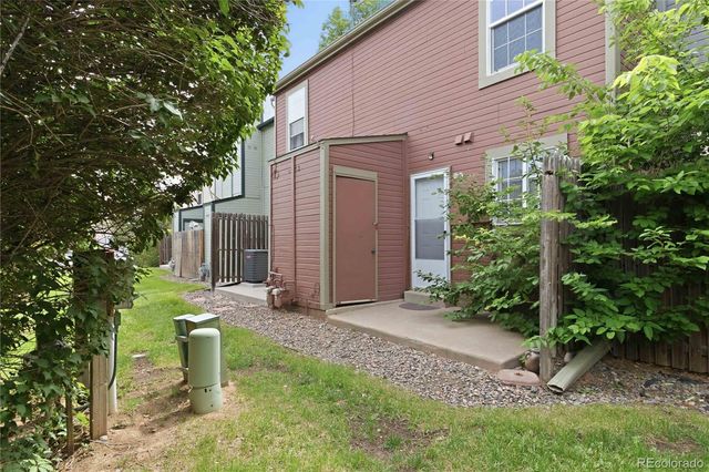 1653 S Blackhawk Way B, Aurora, CO 80012