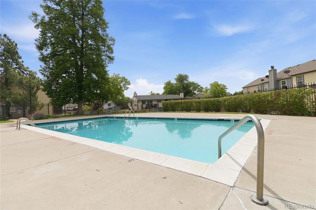 1653 S Blackhawk Way B, Aurora, CO 80012