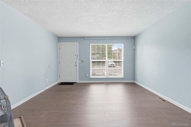 1653 S Blackhawk Way B, Aurora, CO 80012