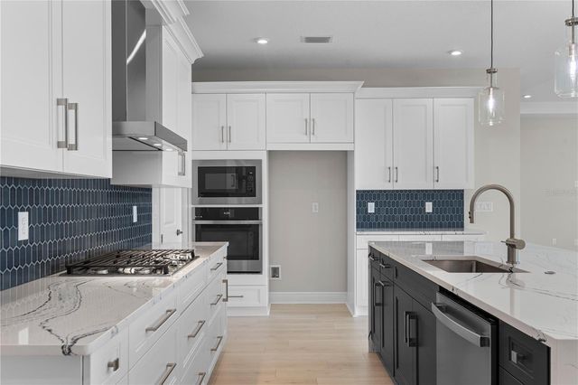 1727 POINT GRACE ROAD, Tavares, FL 32778