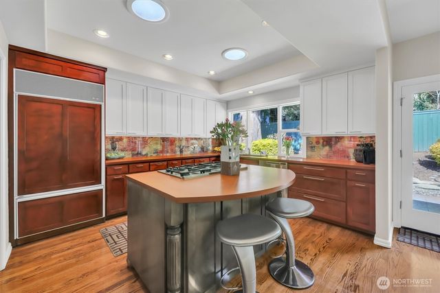 1434 108th Avenue NE, Bellevue, WA 98004