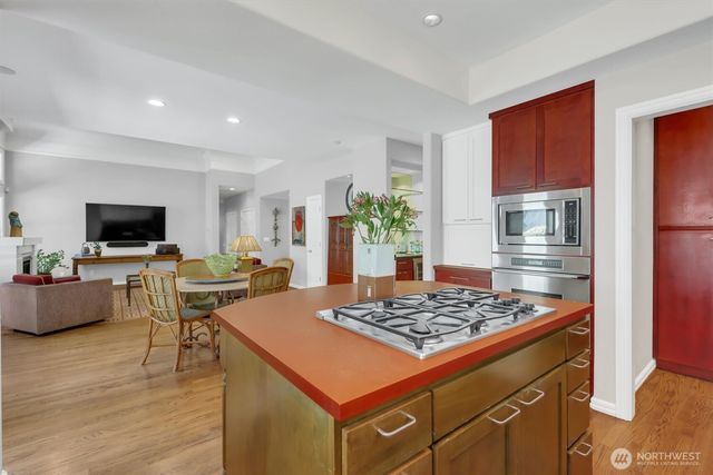 1434 108th Avenue NE, Bellevue, WA 98004
