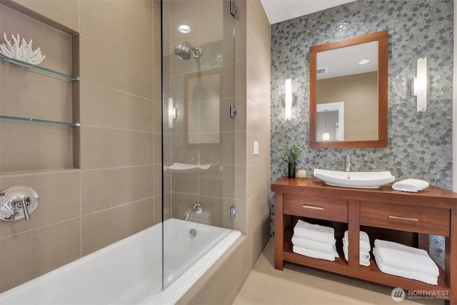 1434 108th Avenue NE, Bellevue, WA 98004