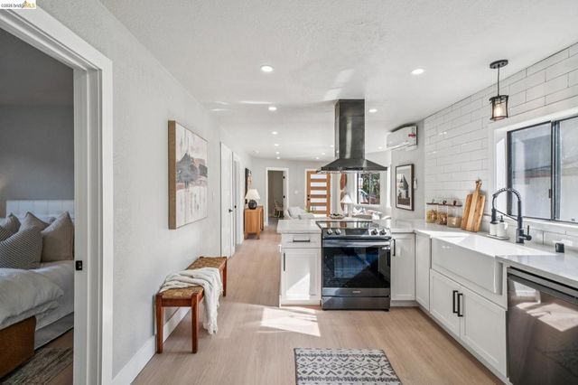 3223 Courtland Ave, Oakland, CA 94619