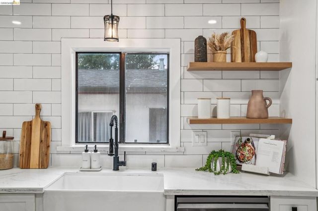 3223 Courtland Ave, Oakland, CA 94619