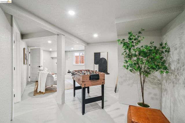 3223 Courtland Ave, Oakland, CA 94619