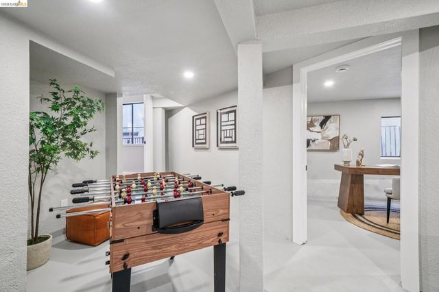 3223 Courtland Ave, Oakland, CA 94619