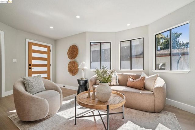 3223 Courtland Ave, Oakland, CA 94619