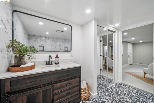 3223 Courtland Ave, Oakland, CA 94619