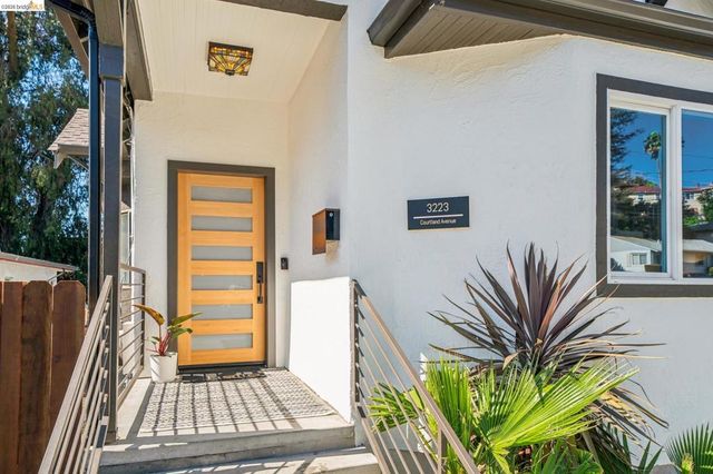 3223 Courtland Ave, Oakland, CA 94619