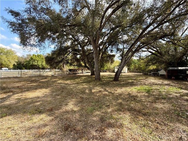 5395 W State Rd 80, Fort Denaud, FL 33935