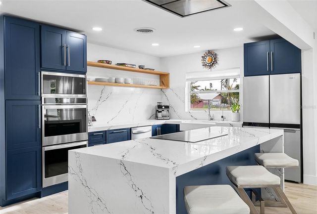 703 WHITFIELD AVENUE, Sarasota, FL 34243