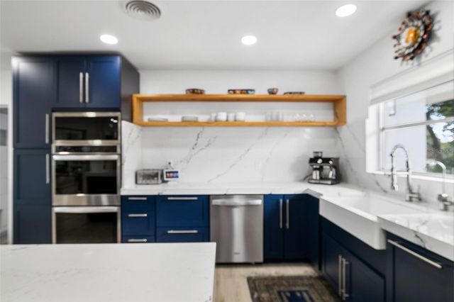703 WHITFIELD AVENUE, Sarasota, FL 34243