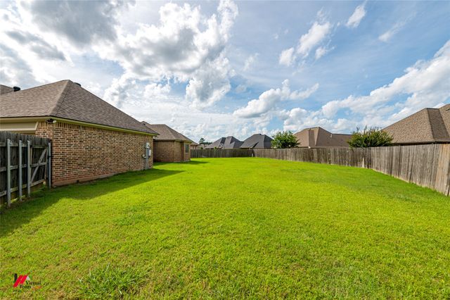 102 Caiden Drive, Benton, LA 71006