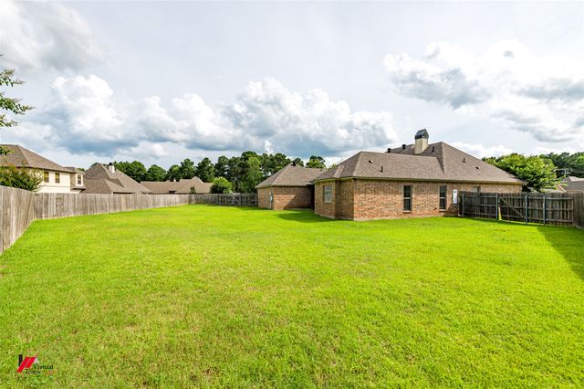 102 Caiden Drive, Benton, LA 71006