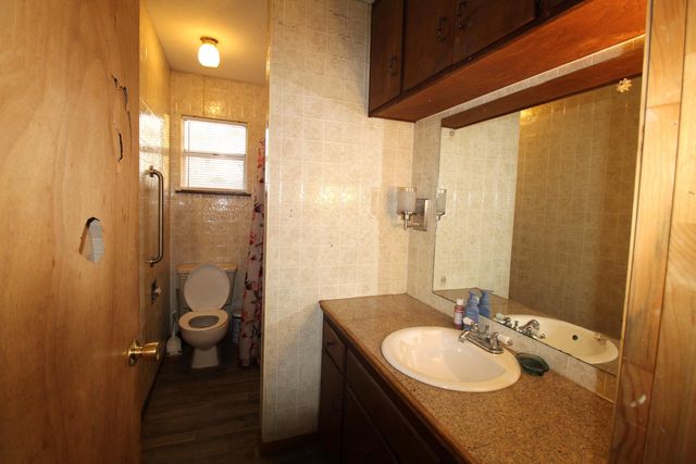 2744 W Chicago Street, Springfield, MO 65803