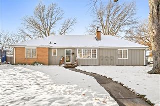 601 S Honeysuckle Drive, Olathe, KS 66061