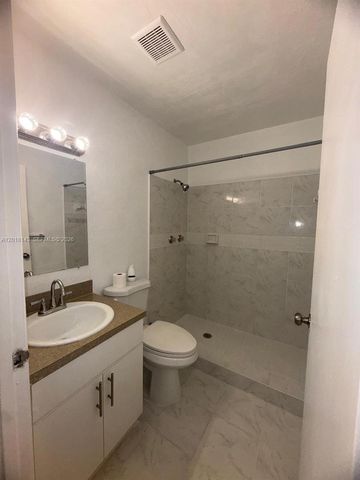 1004 San Remo Cir, Homestead, FL 33035
