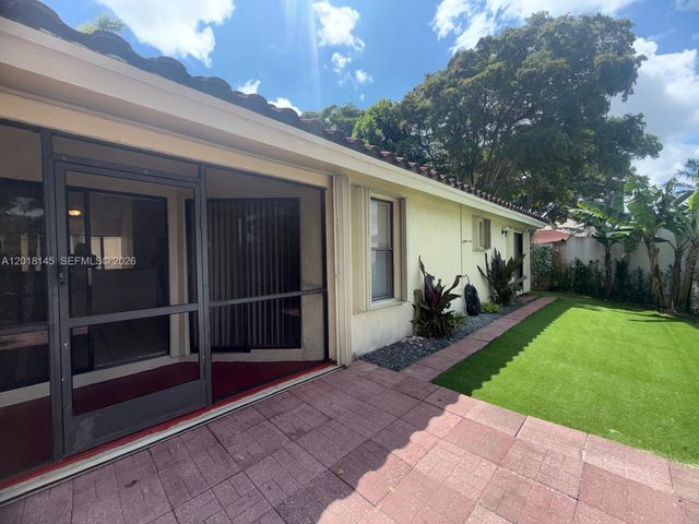 1004 San Remo Cir, Homestead, FL 33035