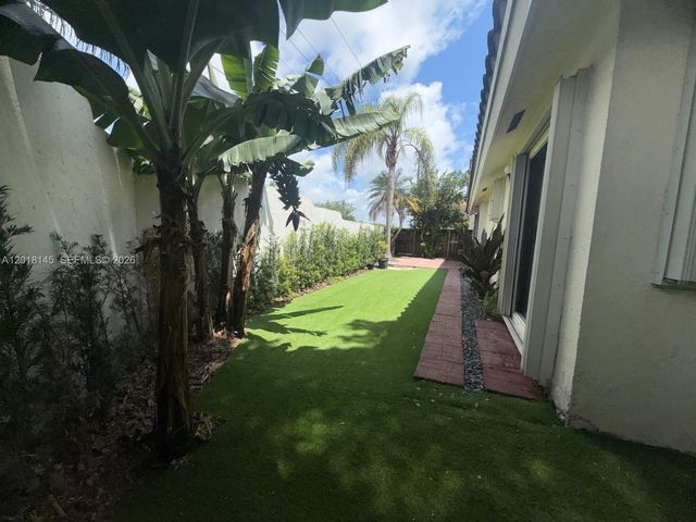 1004 San Remo Cir, Homestead, FL 33035