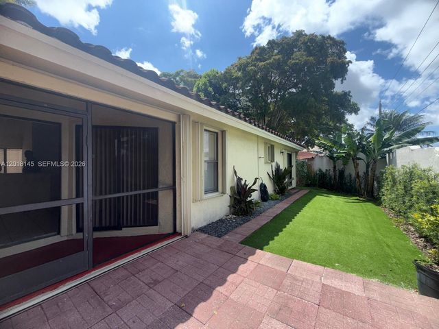 1004 San Remo Cir, Homestead, FL 33035